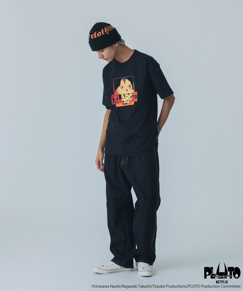 XLARGE（エクストラ ラージ） tシャツ XLARGE×PLUTO S/S TEE ATOM