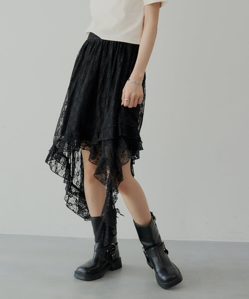 【hirkohappy】フリルタイトスカート ¥37,400 今っぽい小フリル＆のび～る快適さ。チビフリルタイトスカート
