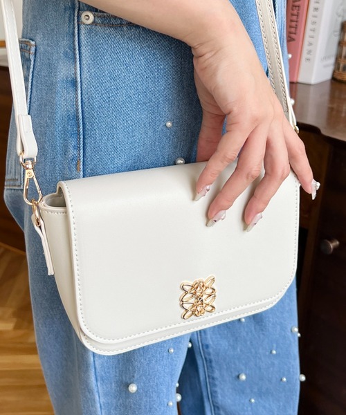 moment+ ショルダーバッグ バッグ フロントモチーフフラップ