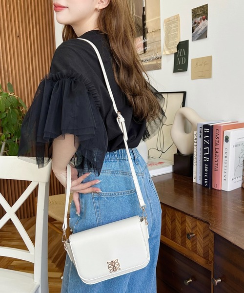 moment+ ショルダーバッグ バッグ フロントモチーフフラップ