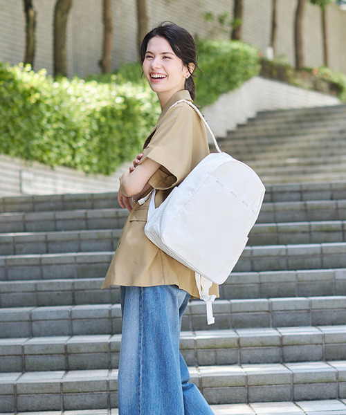 【美品】レスポートサック バックパック　リュック 軽量 ホワイト LeSportsac（レスポートサック） リュック FREE ホワイト レディース