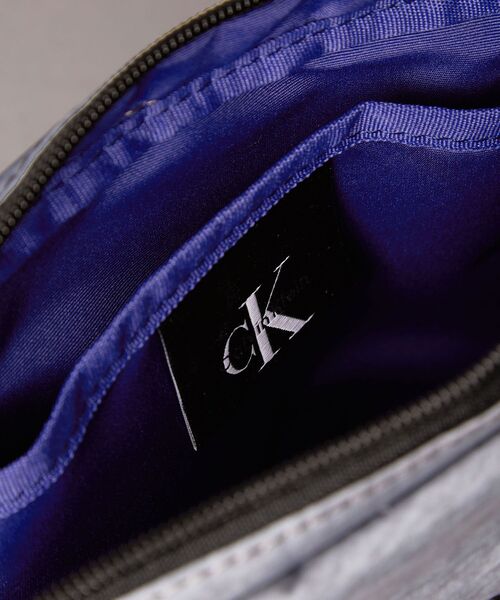 Calvin Klein（カルバン・クライン） ショルダーバッグ クロスボディ