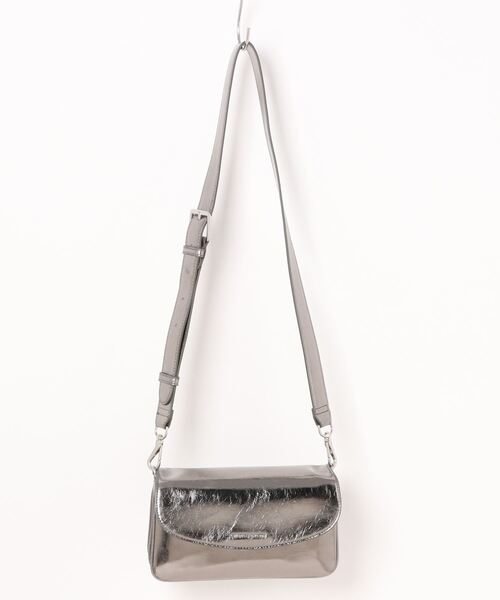 CHARLES&amp;KEITH Caiaメタリックフロントフラップショルダーバッグ CHARLES ＆ KEITH（チャールズ&キース） ショルダーバッグ バッグ Caia