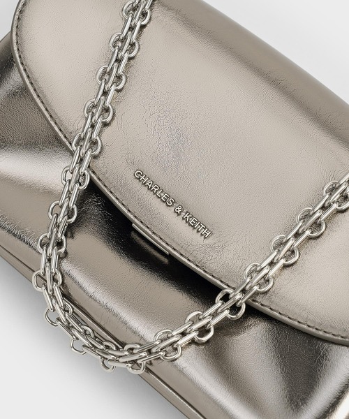 CHARLES&amp;KEITH Caiaメタリックフロントフラップショルダーバッグ CHARLES ＆ KEITH（チャールズ&キース） ショルダーバッグ バッグ Caia