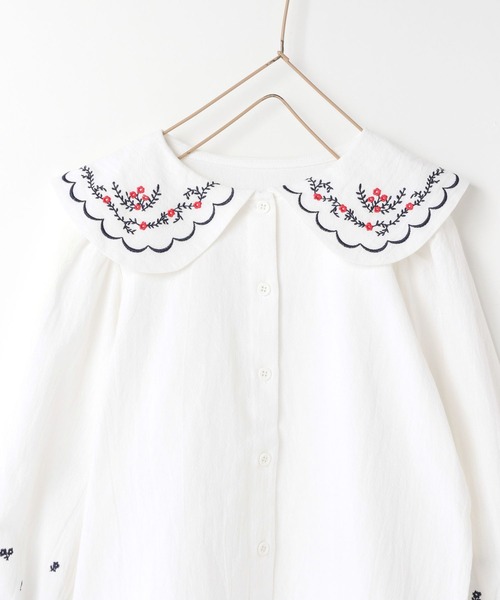 LOWRYS FARM（ローリーズファーム） ブラウス シャツ フラワーシシュウ