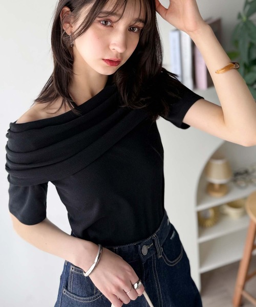 classicalelf（クラシカルエルフ） tシャツ 視線を奪う、美デコルテ