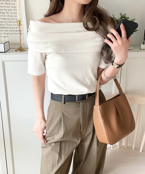 classicalelf（クラシカルエルフ） tシャツ 視線を奪う、美デコルテ