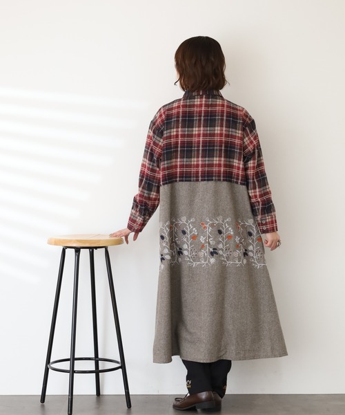 Emago（イマゴ） シャツワンピース 花のツル刺繍ドッキングワンピース