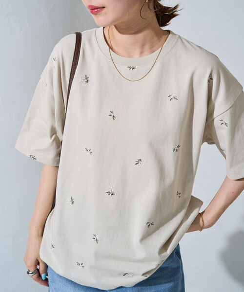 FREAK'S STORE(フリークスストア) tシャツ 半袖 限定展開 フラワー FREAK'S STORE(フリークスストア) tシャツ 半袖 限定展開 フラワー