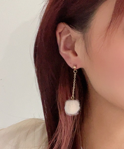 muure（ミュール） ピアス 「CHOUEL closet」シンプルファーボール