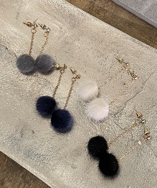 muure（ミュール） ピアス 「CHOUEL closet」シンプルファーボール