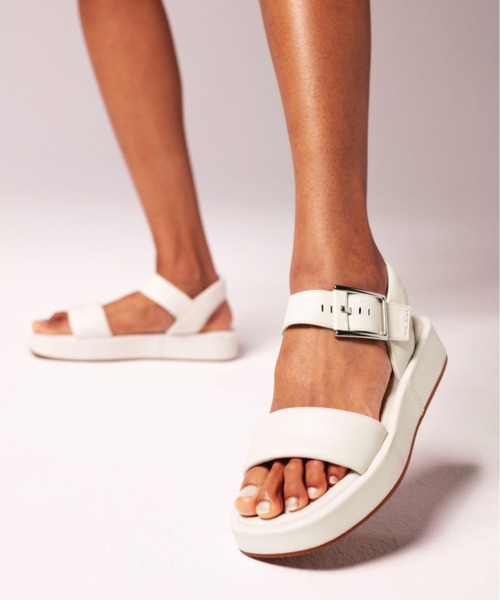 CLARKS スクエア サンダル ヒール ストラップ フォーマル CLARKS スクエア サンダル ヒール ストラップ フォーマル