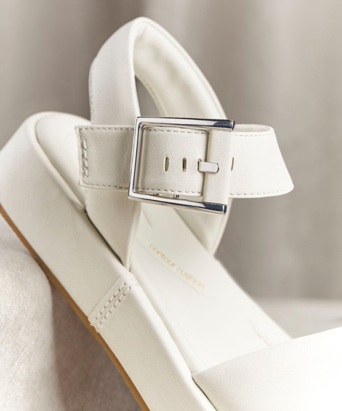 CLARKS ベルクロ ストラップ サンダル レザー アイボリー CLARKS ベルクロ ストラップ サンダル レザー アイボリー CLARKS