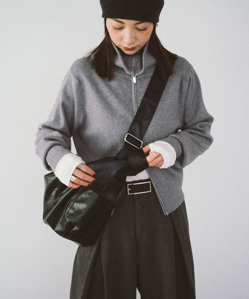 HANNE ショルダーバッグ バッグ ワイドベルトフェイクレザーバッグ