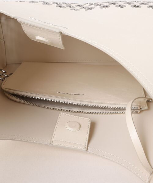 ★CHARLES&KEITH★Liv Embossed Shoulder Bag/送料込 CHARLES ＆ KEITH ショルダーバッグ バッグ Liv リブ クロック