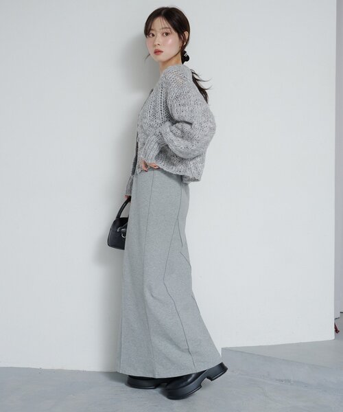 カナ　Cニット グレー クルーネックニット グレー – MINIMAL WARDROBE（ミニマルワードローブ）