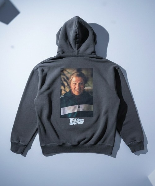 値下げ‼️ほぼ新品未使用品‼️ユリウス25PRESS刺繍プリントパーカー ポケットからひょっこりBUDDHA 仏像 プルオーバーパーカー (プリント