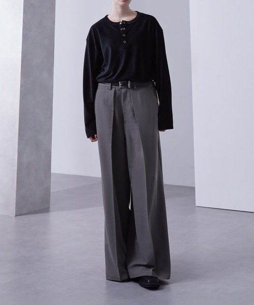 Loose スラックス フォールディッドタック ワイドストレートスラックス