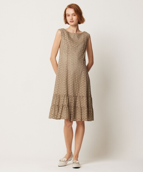 TOCCAサマーワンピース 洗える・接触冷感・UVカット・消臭】SMOCKING EMBROIDERY ドレス