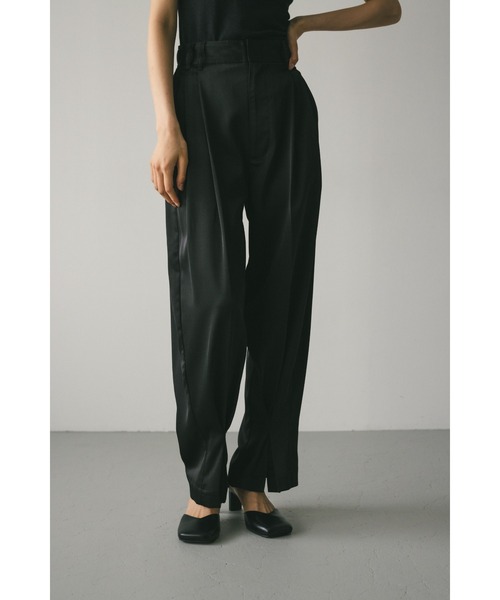 【Toteme】裾にスリットが入ったワイドなサテンパンツ サテンワイドパンツ - Toteme - レディース | Luisaviaroma