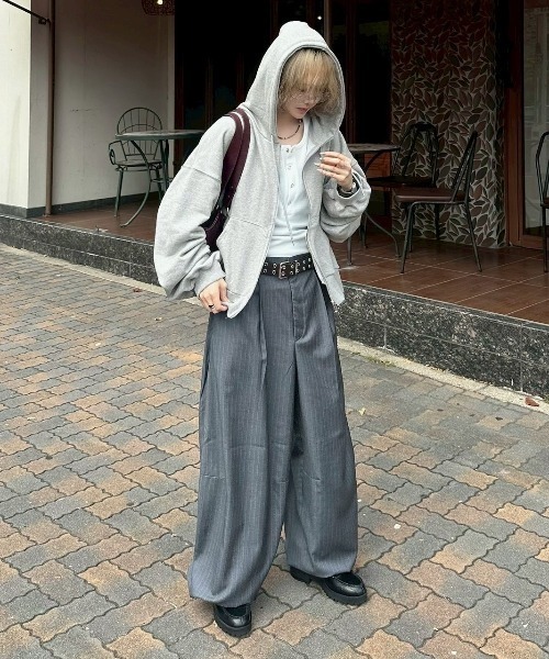 Chikashitsu+（チカシツプラス） パーカー 「Chikashitsu +」cropped