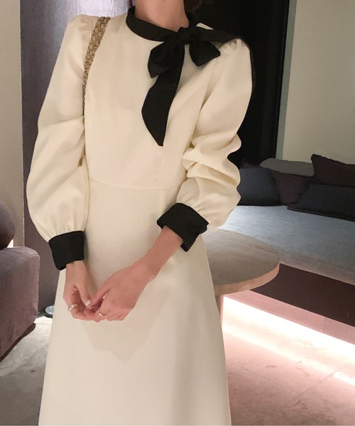 【新品未使用】ボウタイワンピース 小花柄ボウタイワンピース [E3231] - レディースファッション通販 神戸