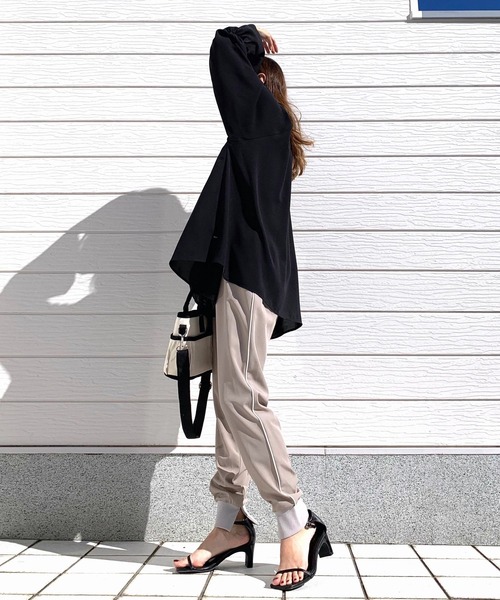 「Q」 パンツ MEDIUM ライトブルー レディースの画像
