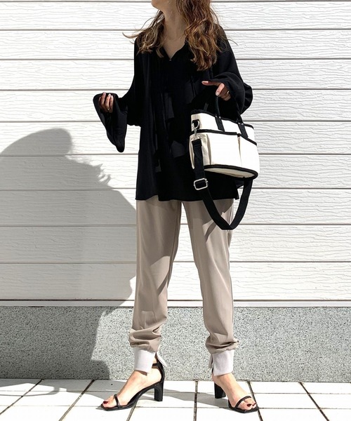 「Q」 パンツ MEDIUM ライトブルー レディースの画像