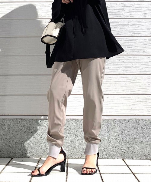 「Q」 パンツ MEDIUM ライトブルー レディースの画像