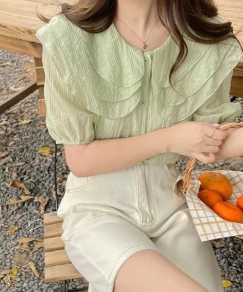 アンドエルシー　&ellecy シアーフリルシャツ　カーキ　超美品 アンドエルシー &ellecy シアーフリルシャツ カーキ 超美品