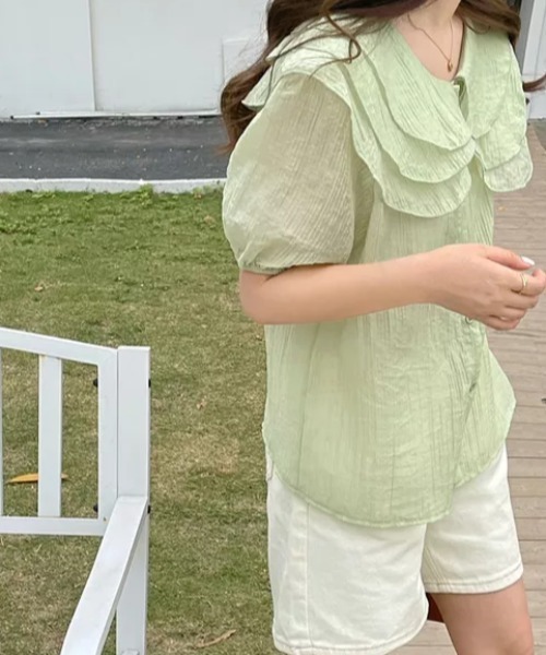 アンドエルシー　&ellecy シアーフリルシャツ　カーキ　超美品 アンドエルシー &ellecy シアーフリルシャツ カーキ 超美品