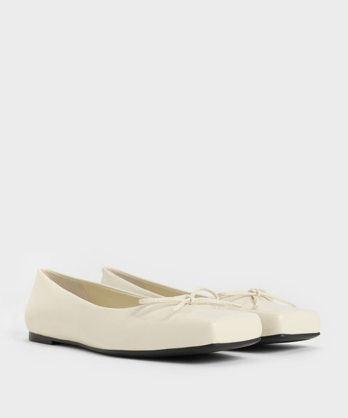CHARLES & KEITH バレエ　　今期完売 CHARLES ＆ KEITH バレエシューズ パンプス スクエアトゥボウ