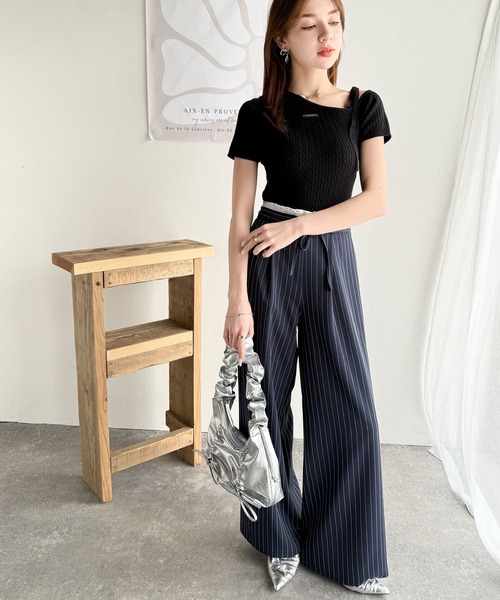 mily bilet tシャツ 半袖 「mily bilet」高見えデザイン。ロゴプレート