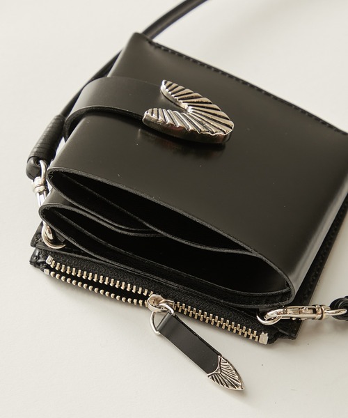 TOGA TOO ブラック折り財布 TOGA TOO(トーガ トゥ)のLeather wallet small通販 | 集英社