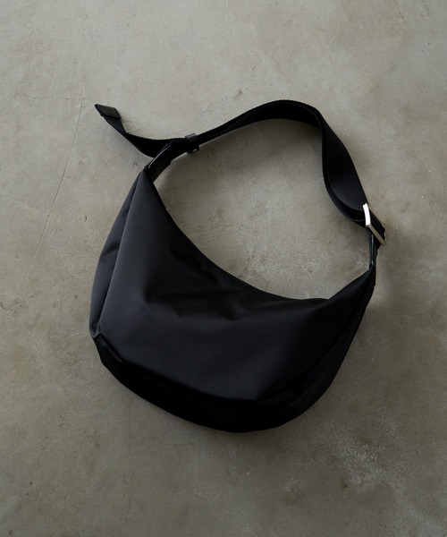 russet ブラック ショルダーバッグ レザー巾着4WAYショルダーバッグ （ショルダーバッグ）｜russet