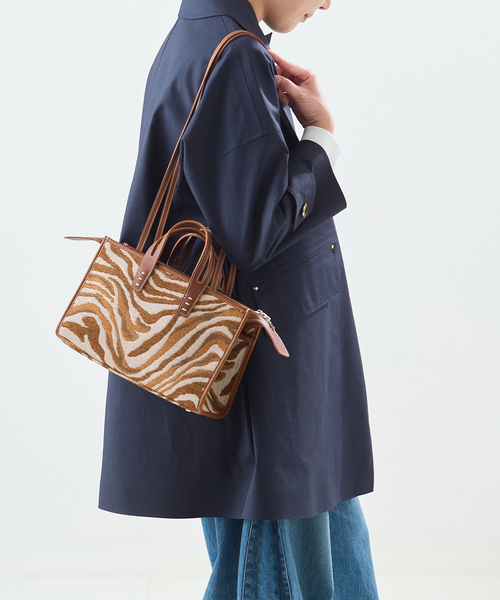 A VACATION（アヴァケーション） ショルダーバッグ バッグ 「A