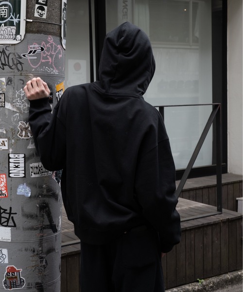 FLUKE HOLIC（フロックホリック） パーカー CRYING EMB LOGO PARKA