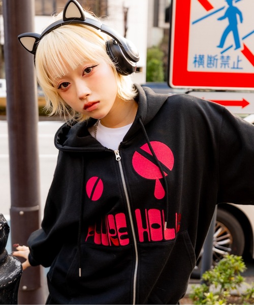 FLUKE HOLIC（フロックホリック） パーカー CRYING EMB LOGO PARKA