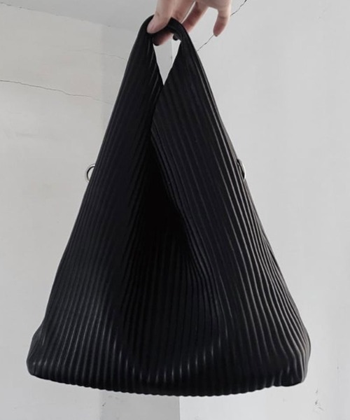 PLEATS PLEASE✨変形 トライアングル ハンドバッグ PLEATS PLEASE✨変形 トライアングル ハンドバッグ