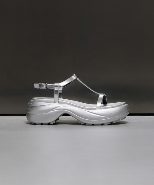CHARLES ＆ KEITH サンダル ティーバーカーブプラットフォーム