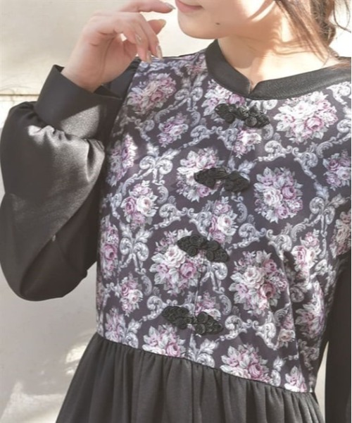 axes femme ワンピース チャイナ釦薔薇柄切替ワンピース
