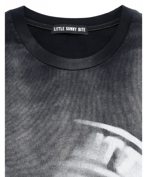 「Little sunny bite」 半袖Tシャツ MEDIUM ブラック レディース_画像6