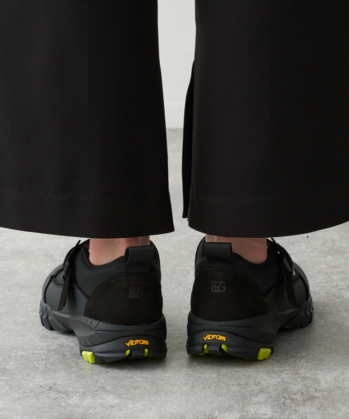 FLAT（フラット） 防水 スニーカー 「追加/WEB+一部店舗限定」GRISE