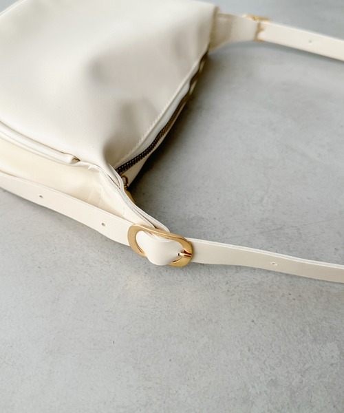 ショルダーバッグ・ポシェット ^PAPERBOY^ Minimal Pocket Shoulder Bag Cream P23SSBA001 セール】ZIPポケットBAG（ショルダーバッグ）｜PAGEBOY（ページ