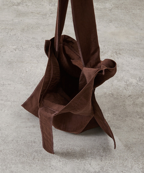 美品iTTi MARY TOWN BODY BAG CARIB 茶色　ショルダー ITTI - 美品iTTi MARY TOWN BODY BAG CARIB 茶色 ショルダーの通販 by
