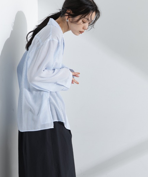 ブラウス シャツ マルチボタンシアーストライプシャツ(セットアップ可) レディースの画像
