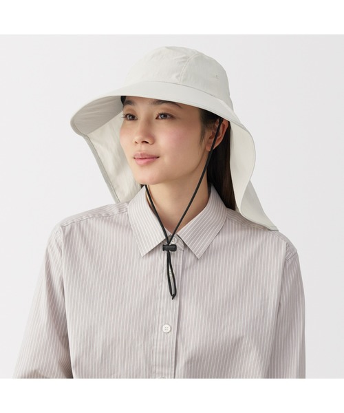 無印良品　風を通すちいさくまとまる　日除け付きハット　サンドベージュ　新品未使用 セール】風を通す ちいさくまとまる 日除け付きハット（ハット