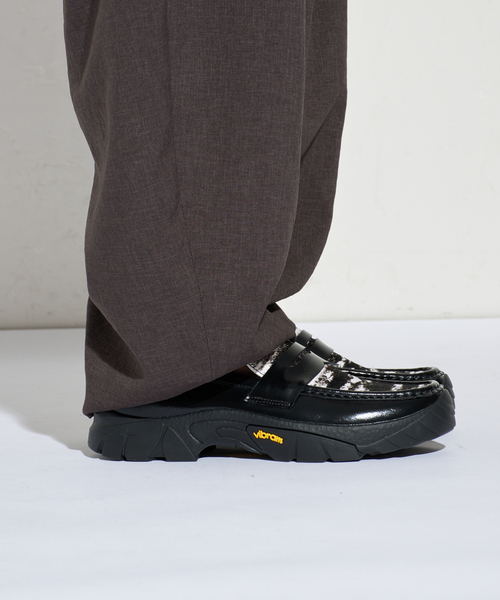 FLAT（フラット） ローファー 「追加/WEB+一部店舗限定」GRISE VIBRAM