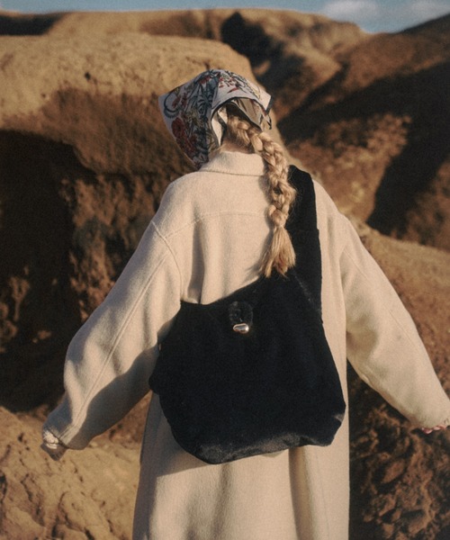 nunela ショルダーバッグ バッグ Fur shoulder bag「No.3」 レディース