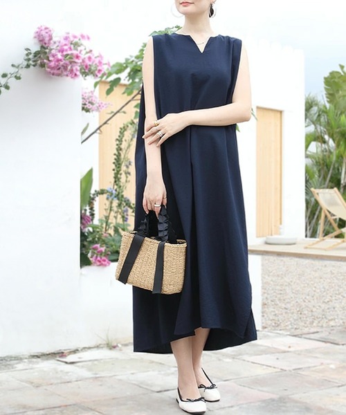 【美品】【生産終了品】ふりふ ノースリーブ ワンピース 紺 曼珠沙華 小花サテンノースリーブワンピース｜PETAL ONLINE（ペタルオンライン）
